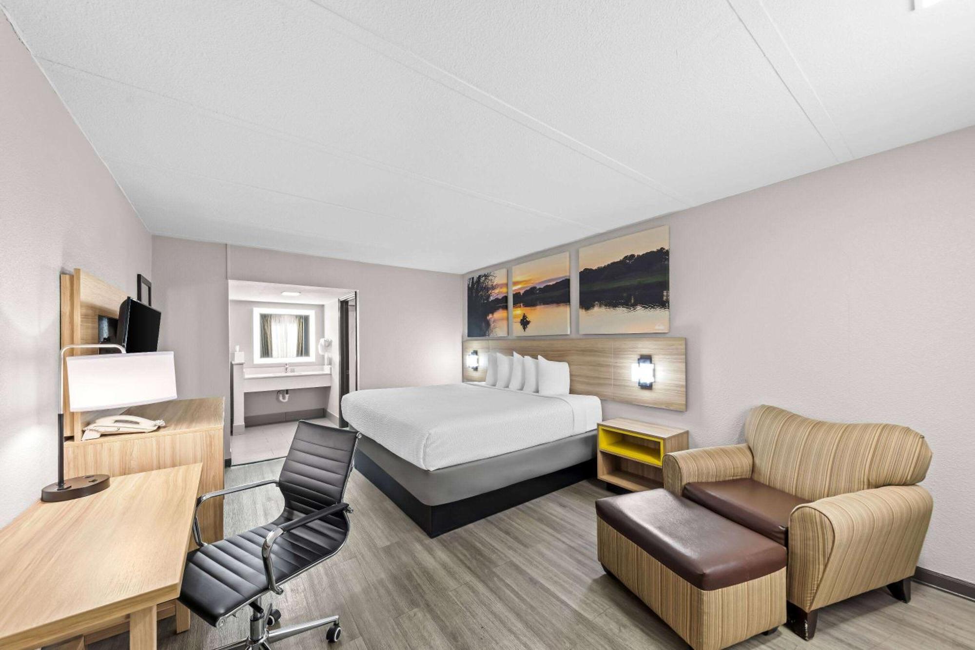 Days Inn By Wyndham Gainesville Exteriör bild