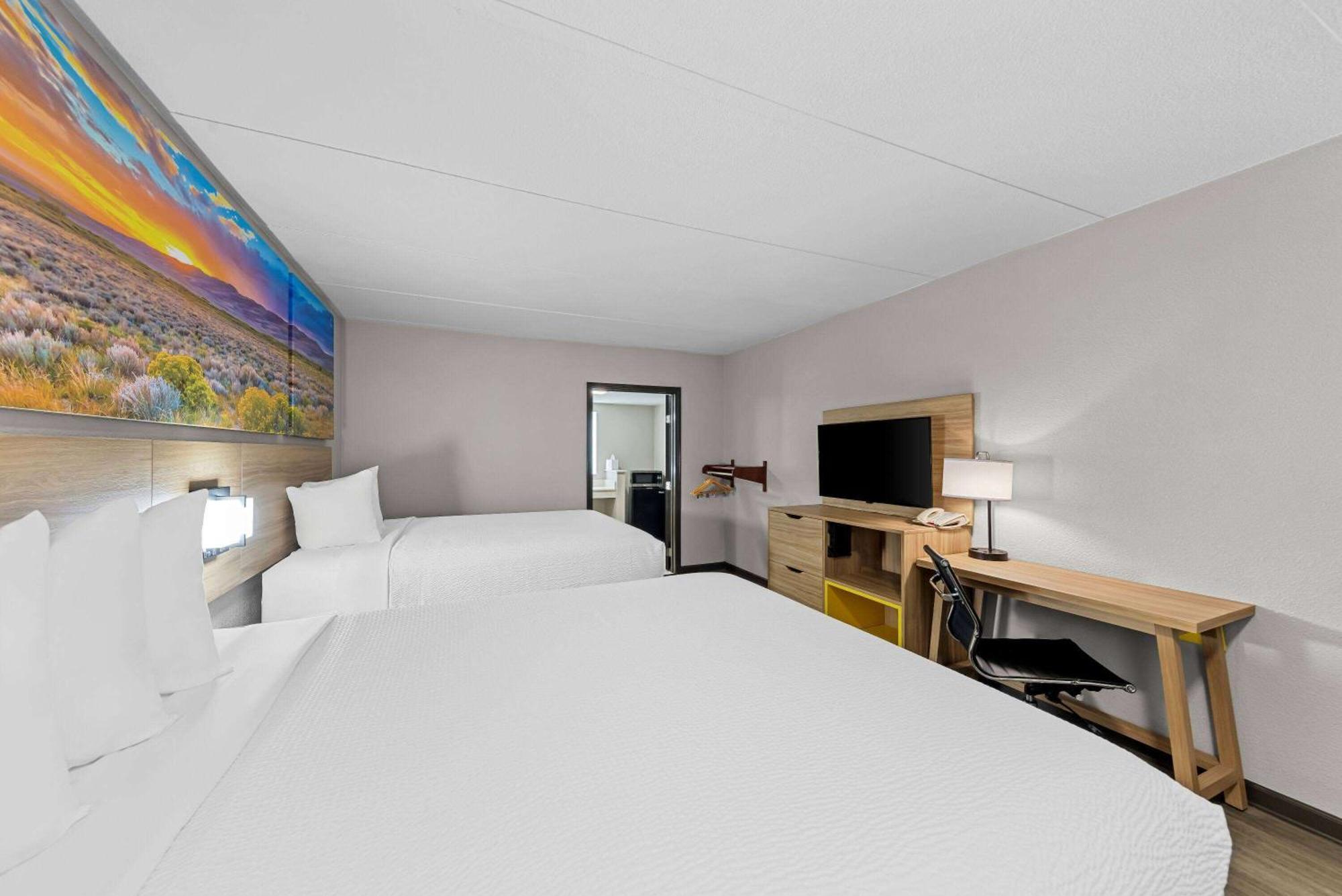 Days Inn By Wyndham Gainesville Exteriör bild
